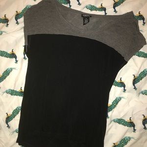 rue 21 black and white tee